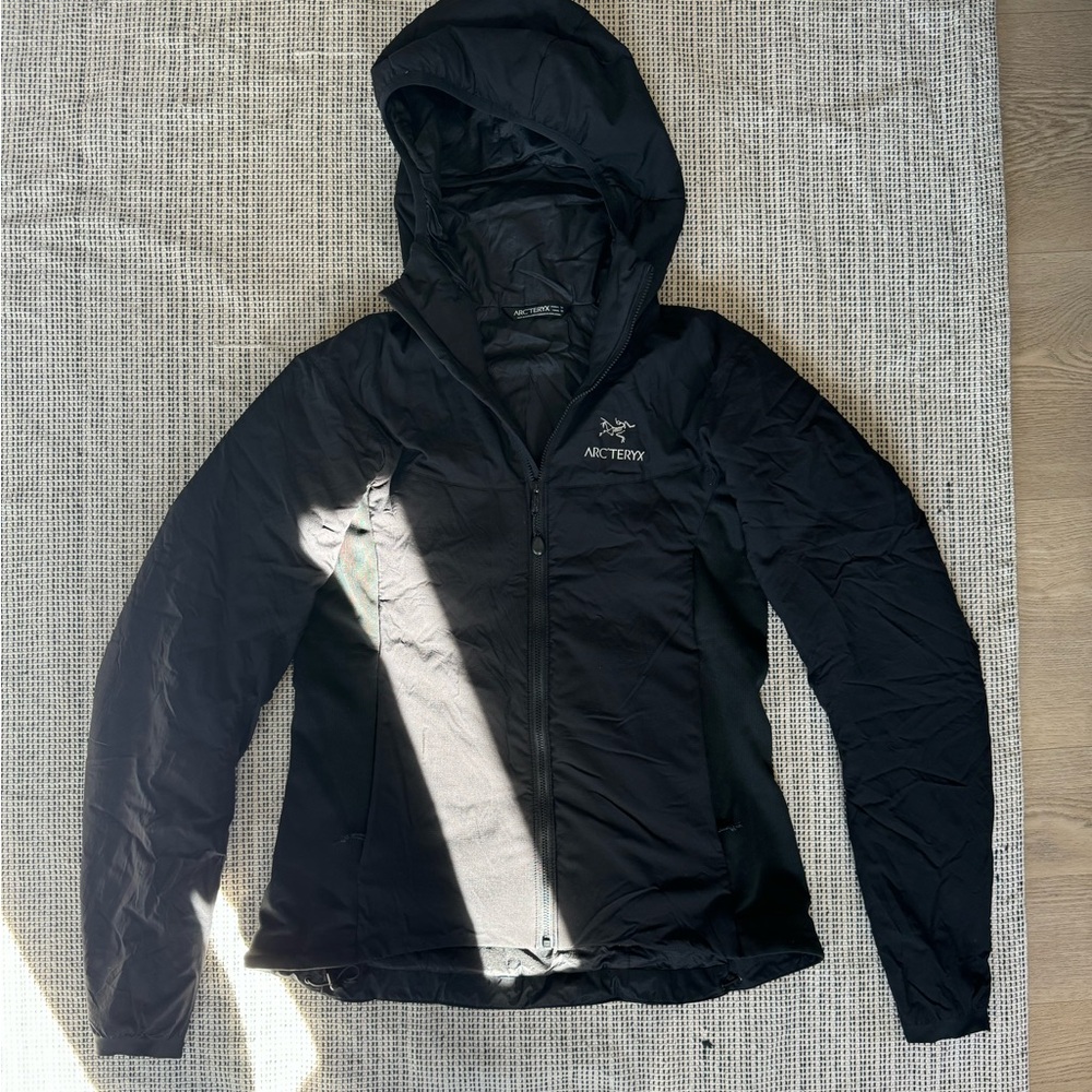 Arc’teryx women’s hoodie jacket